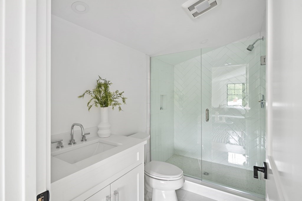 453 Albemarle Road, Unit A Newton, MA 02460 - Photo 22 of 32