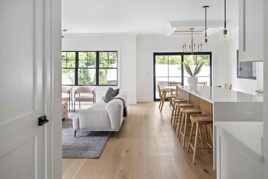 453 Albemarle Road, Unit A Newton, MA 02460 - Photo 3 of 32