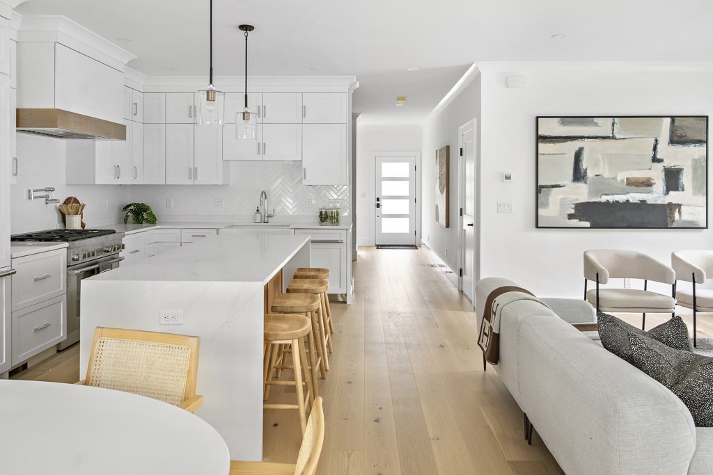 453 Albemarle Road, Unit A Newton, MA 02460 - Photo 5 of 32