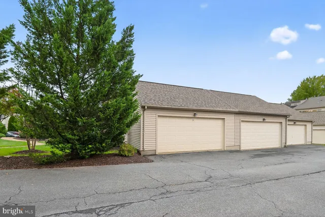 $565,000 | 2204 Garden Lane, Frederick, MD 21701