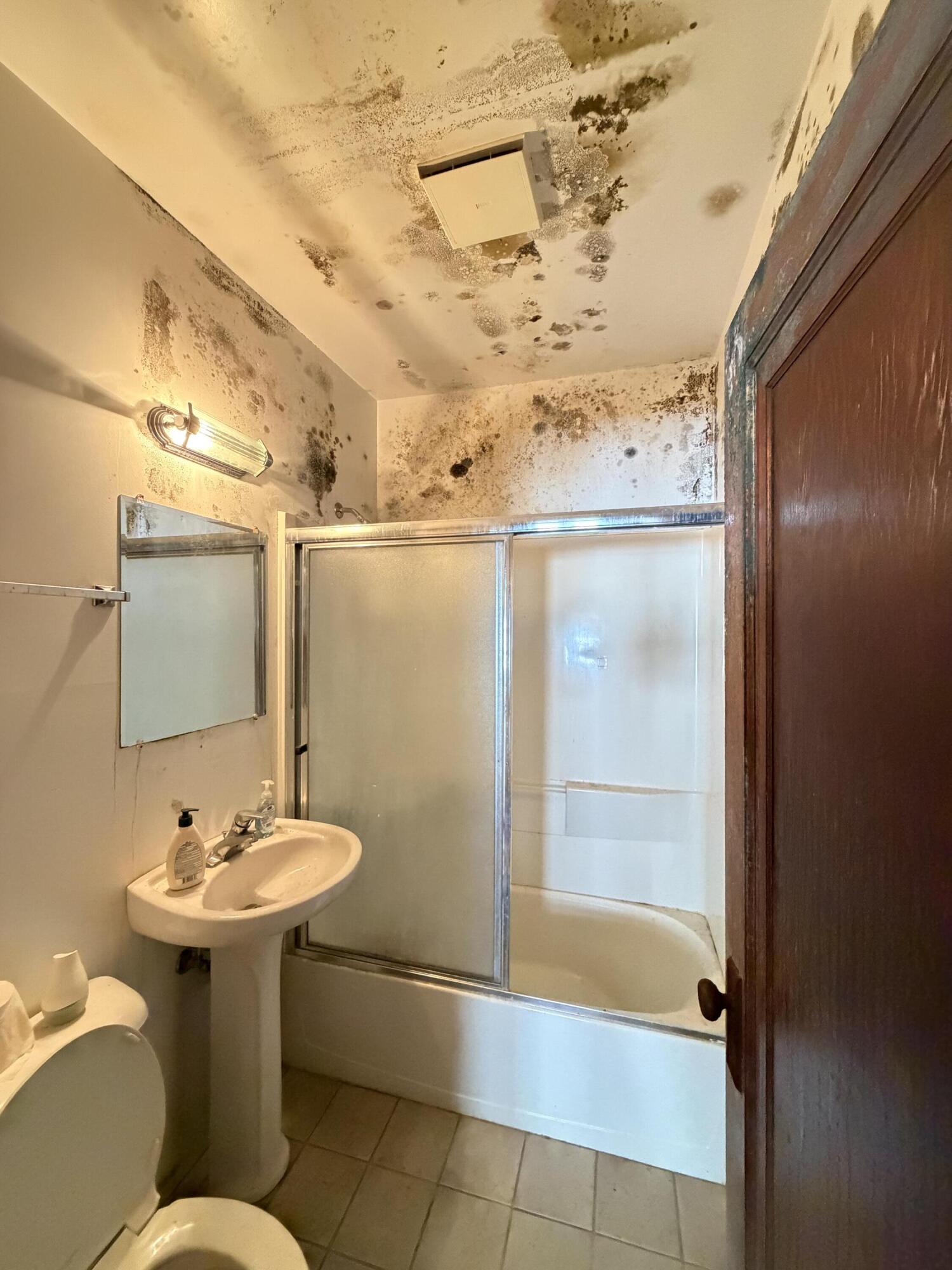 2615 Bate Street Racine, WI 53403 - Photo 10 of 16 Main floor bath