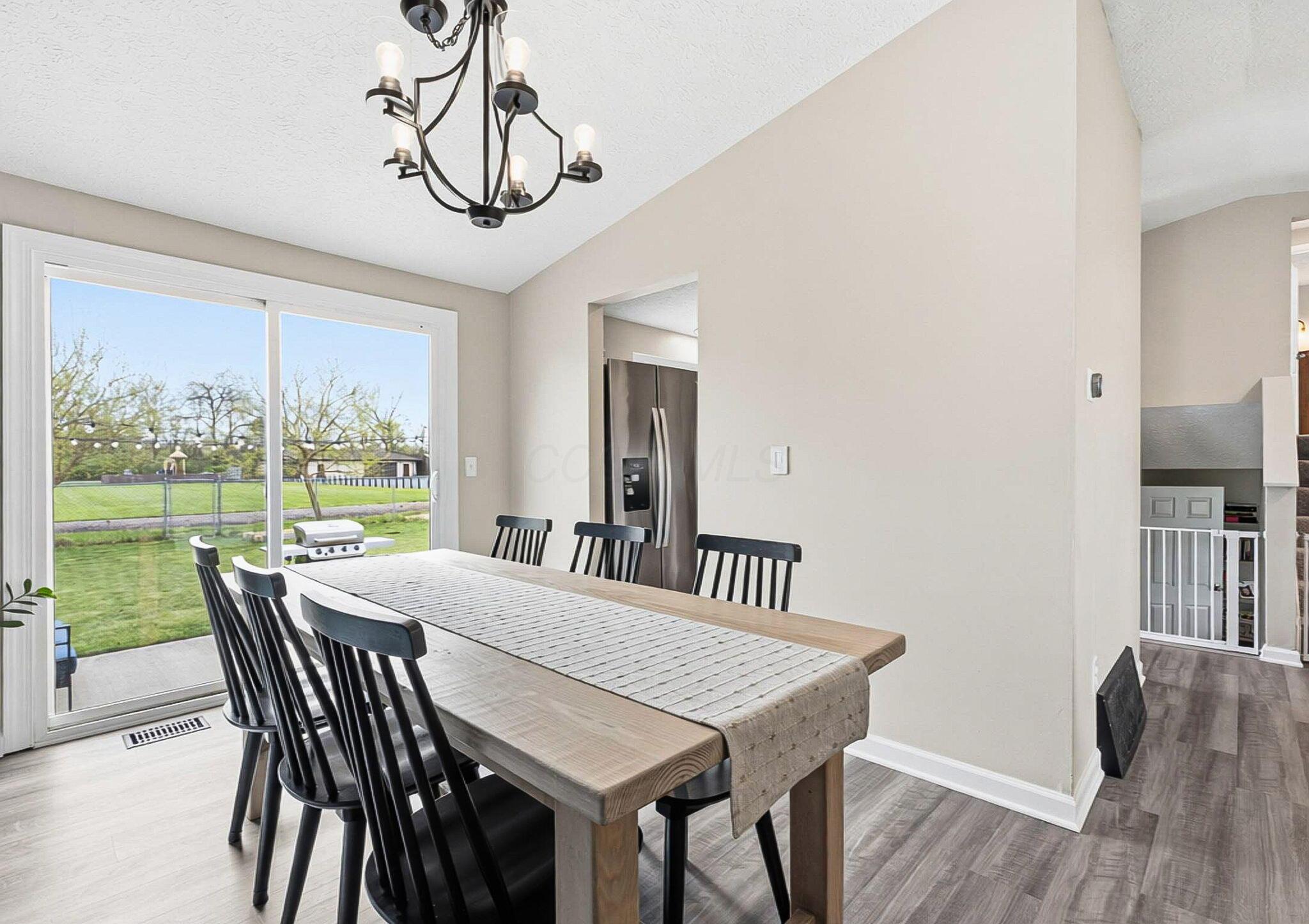2949 Cortona Road Columbus, OH 43204 - Photo 12 of 38 Dining Room