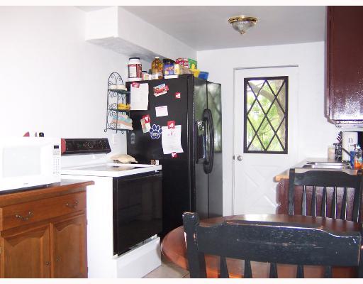 321 Olympic Road Baldwin, PA 15236 - Photo 3 of 8 Kitchen.