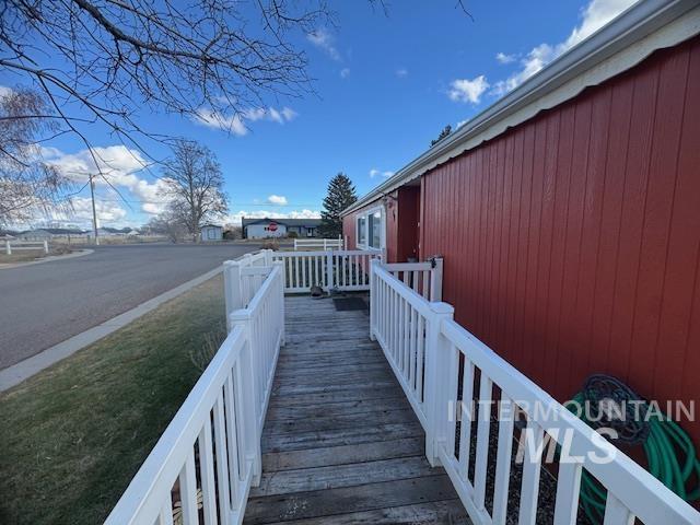910 Moonglo, Unit 49 Buhl, ID 83316 - Photo 6 of 16 View of stairs