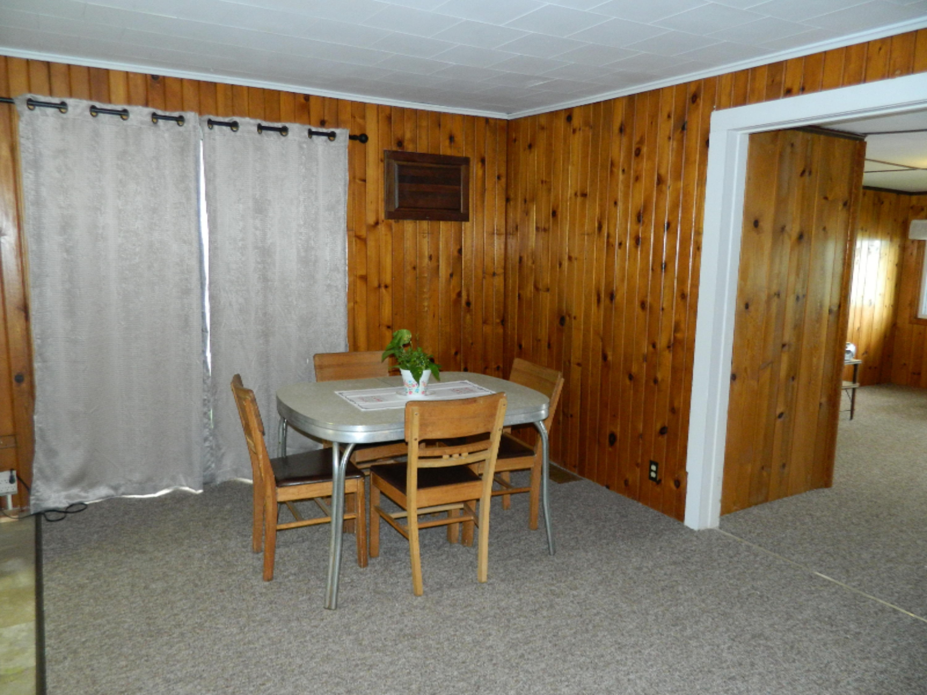 20026 Highway 60 Three Rivers, MI 49093 - Photo 7 of 21 Dining area