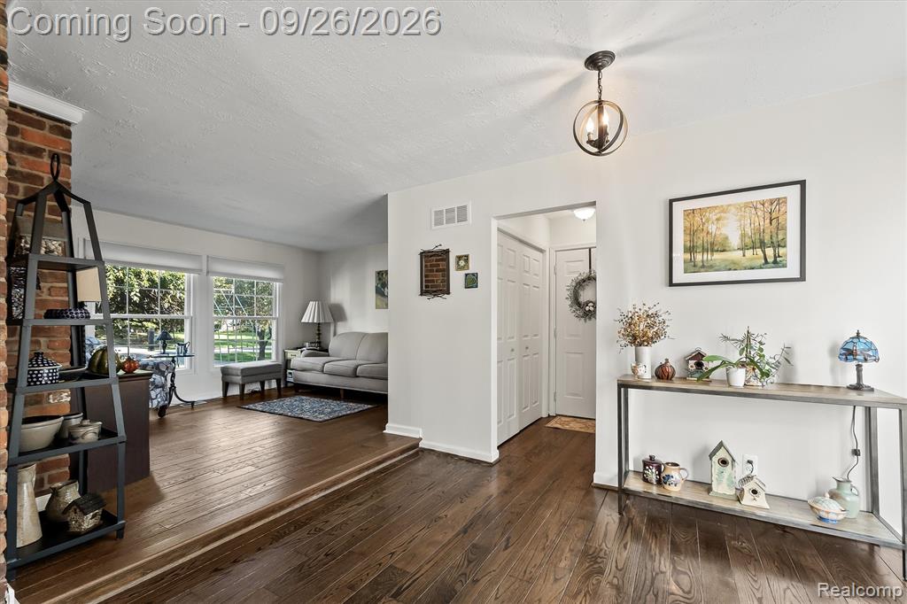 411 Maplehill Road Rochester Hills, MI 48306 - Photo 12 of 31 Gallery Image 12