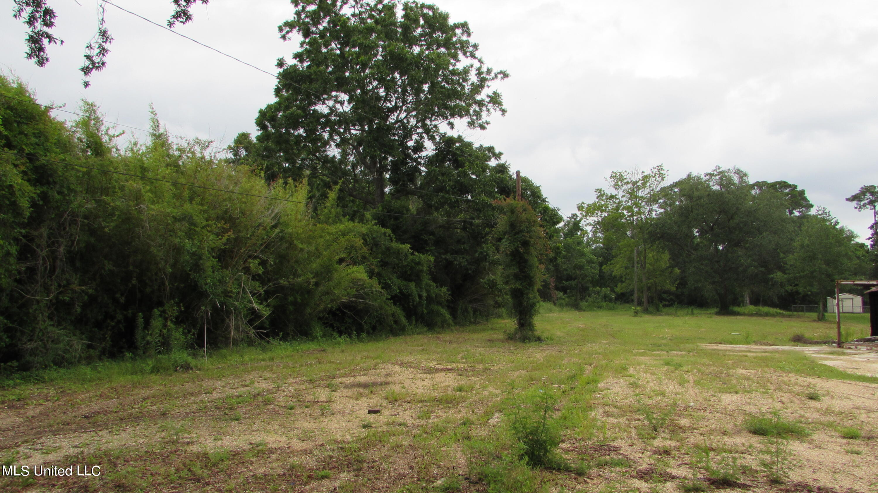 1808 East Pass Road Gulfport, MS 39507 - Photo 5 of 10 IMG_0181