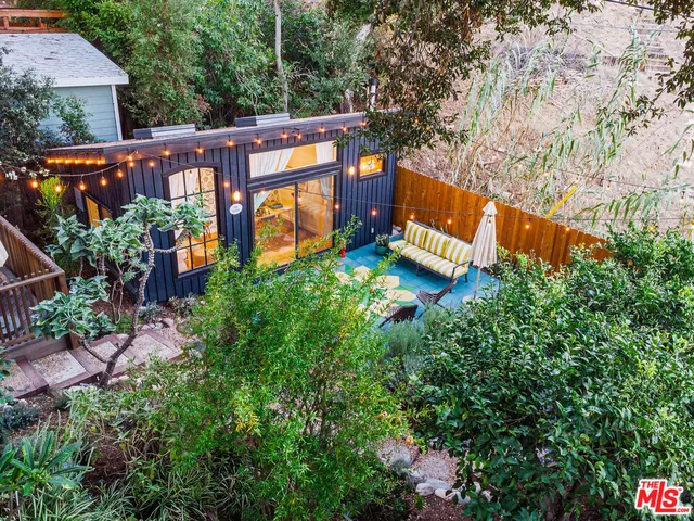 a view of an outdoor space