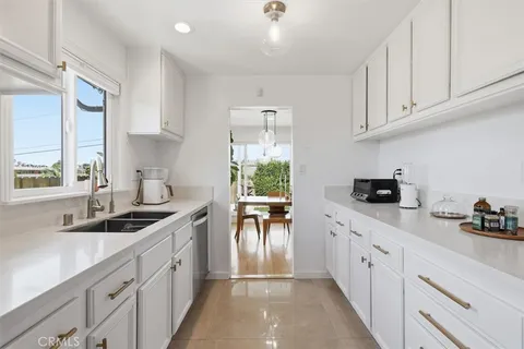 $1,699,999 | 7337 West 88th Street, Los Angeles, CA 90045