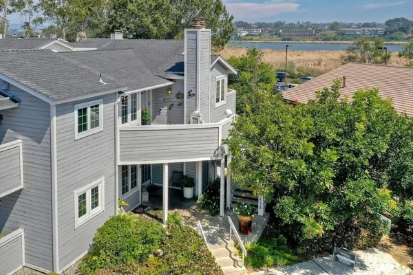 $1,035,000 | 2132 South Coast Highway, Oceanside, CA 92054