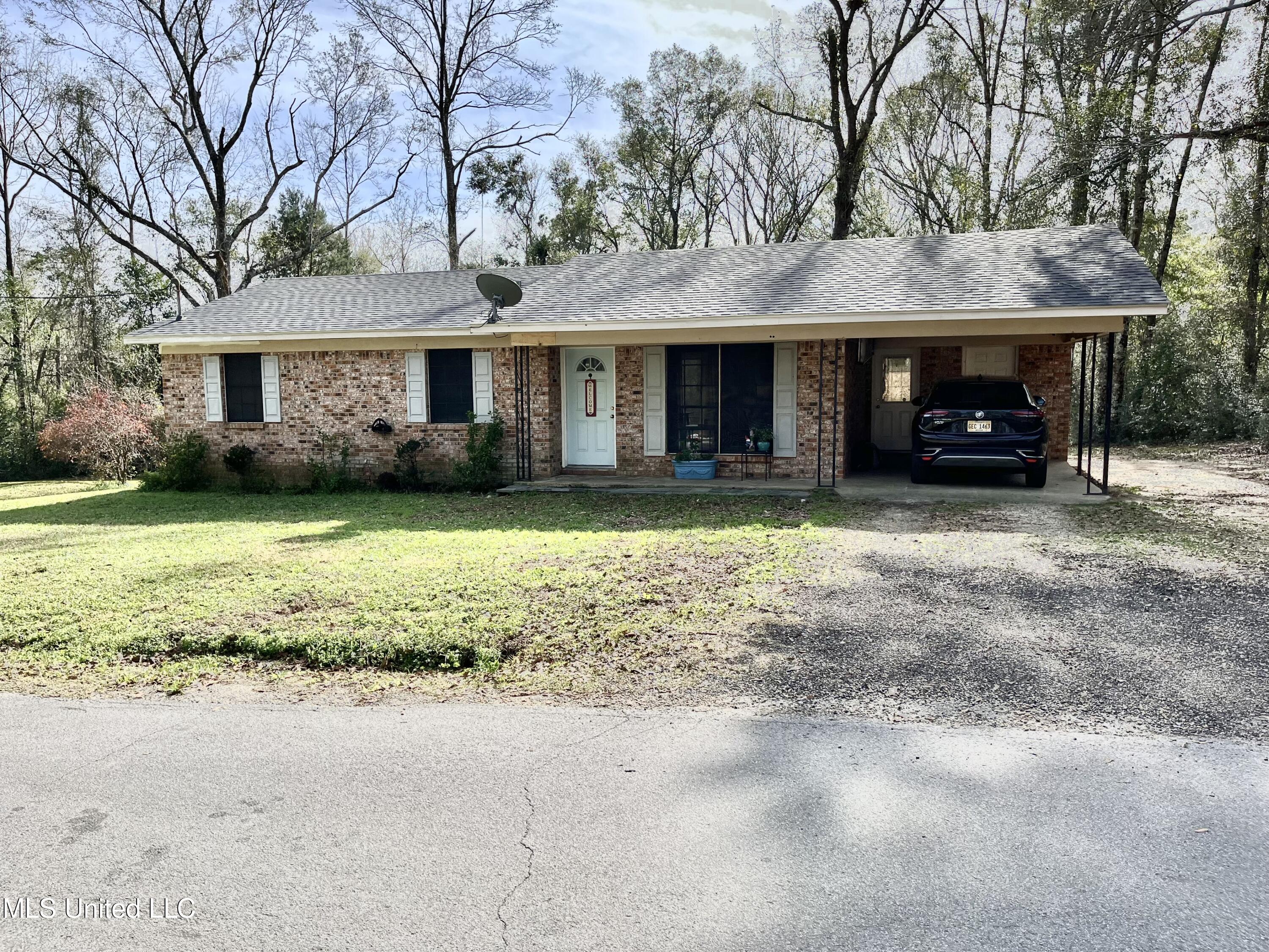 111 Northside Church Road Lucedale, MS 39452 - Photo 2 of 35 IMG_1156