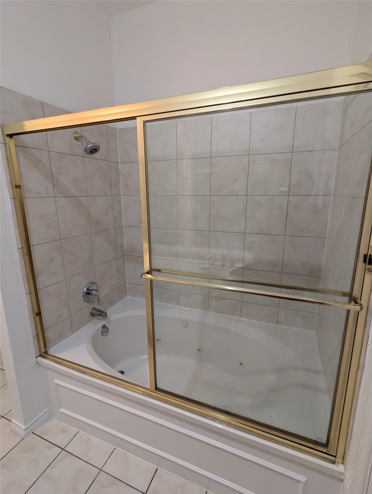 2918 Ranch Road 620 North, Unit Y194 Austin, TX 78734 - Photo 18 of 35 a bathroom with a shower and a bath tub
