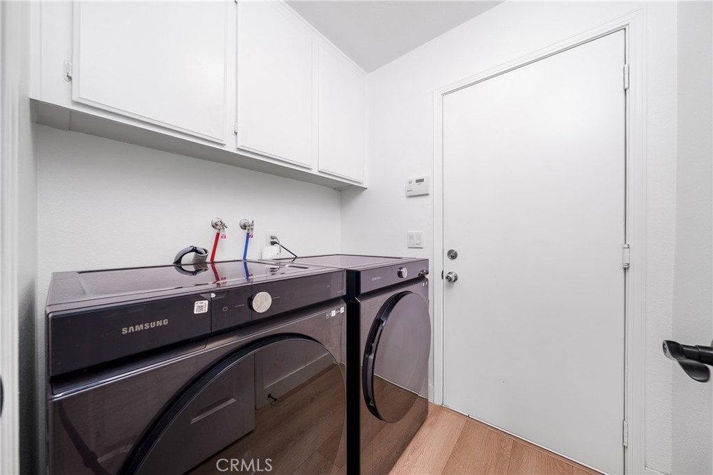 7358 Freedom Rancho Cucamonga, CA 91730 - Photo 18 of 34 a view of table and chairs