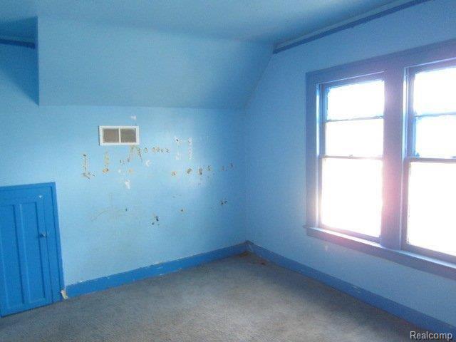 6015 Audubon Road Detroit, MI 48224 - Photo 12 of 36 261-844192-Bedroom 2 (3).JPG