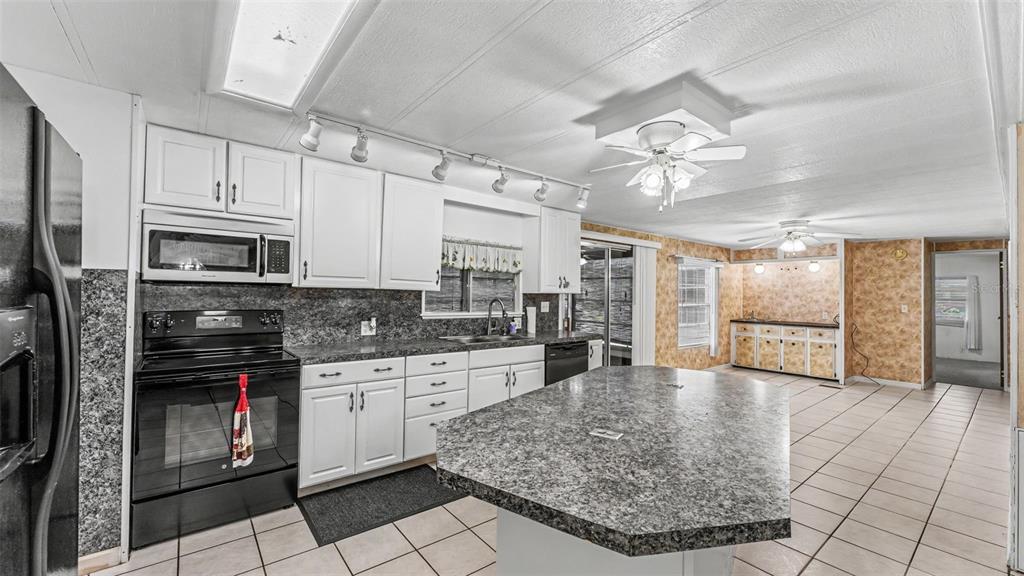 1610 Reynolds Road, Unit 128 Lakeland, FL 33801 - Photo 6 of 43 Gallery Image 6