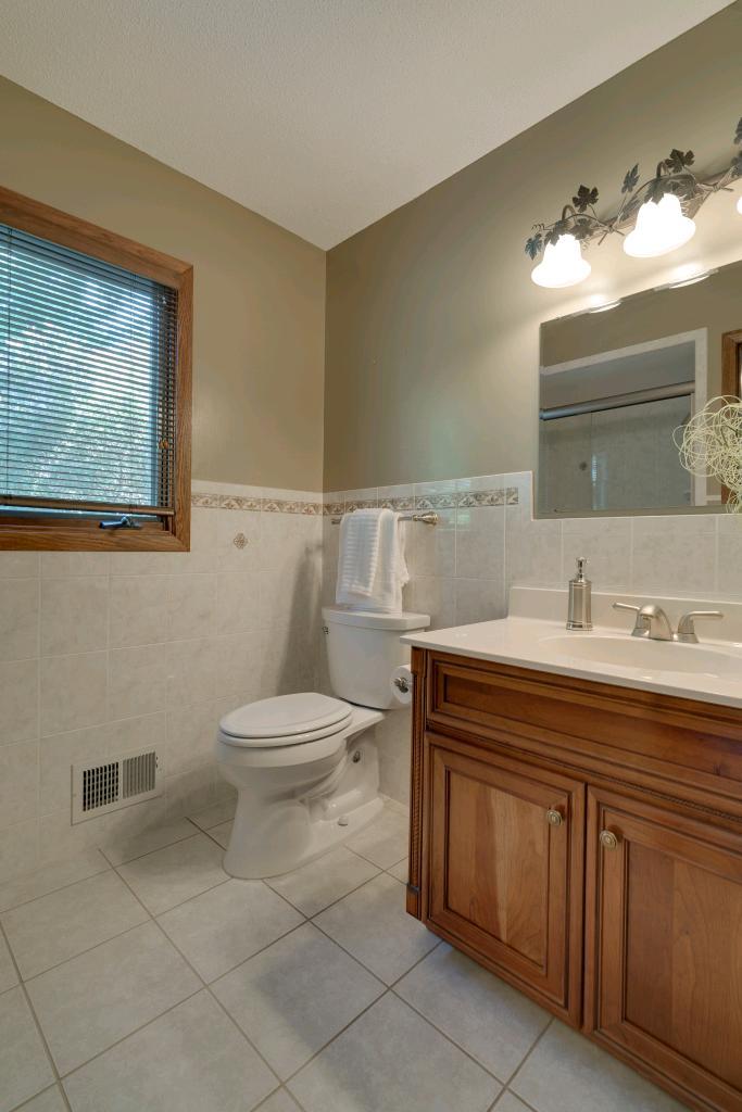 4806 Hamilton Road Minnetonka, MN 55345 - Photo 17 of 21