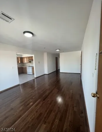 $2,300 | 28 New York Avenue, Unit 3, Newark, NJ 07105