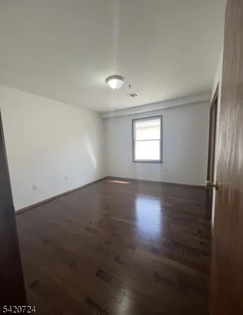 $2,300 | 28 New York Avenue, Unit 3, Newark, NJ 07105