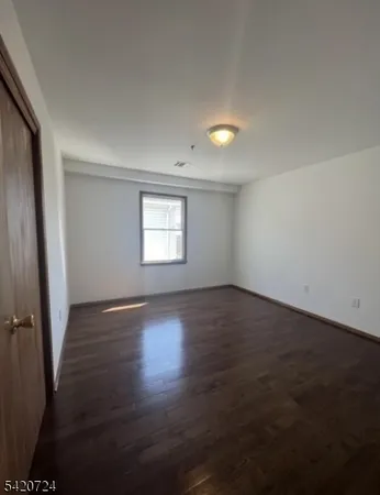 $2,300 | 28 New York Avenue, Unit 3, Newark, NJ 07105