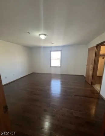 $2,300 | 28 New York Avenue, Unit 3, Newark, NJ 07105
