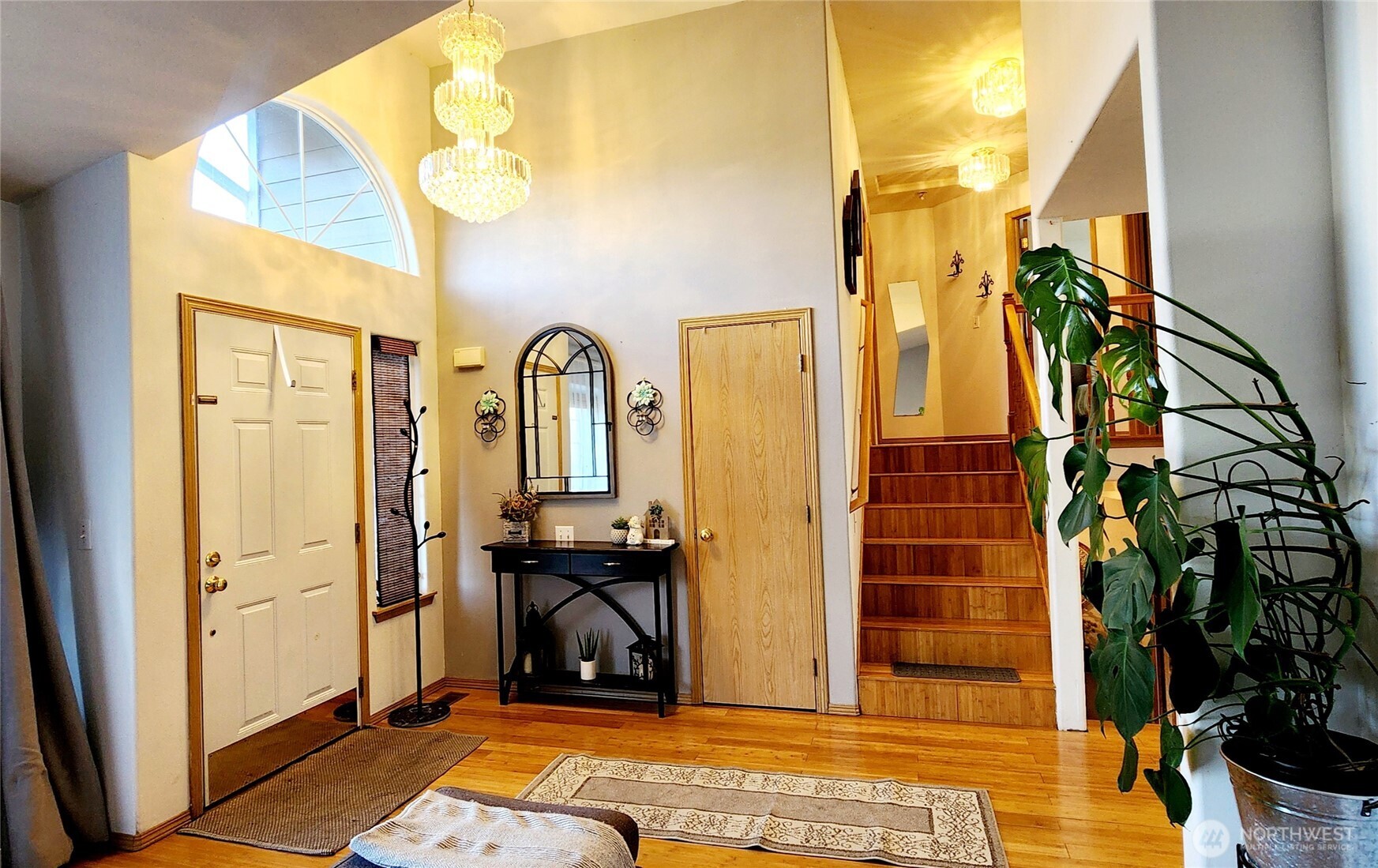 8902 West Mall Drive Everett, WA 98208 - Photo 4 of 23 a view of a entryway door of the house