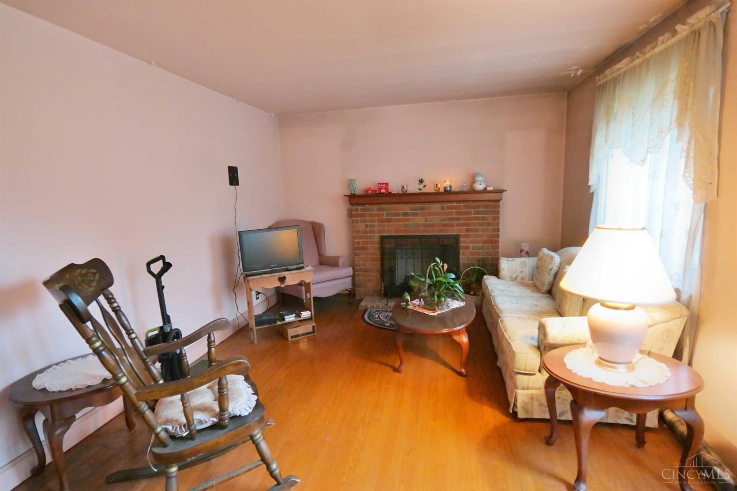 3171 Kleeman Road Cincinnati, OH 45211 - Photo 3 of 22 Gallery Image 3