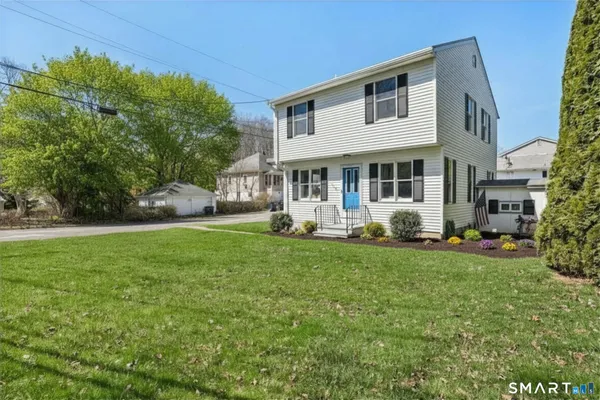 $399,900 | 834 South Main Street, Seymour, CT 06483