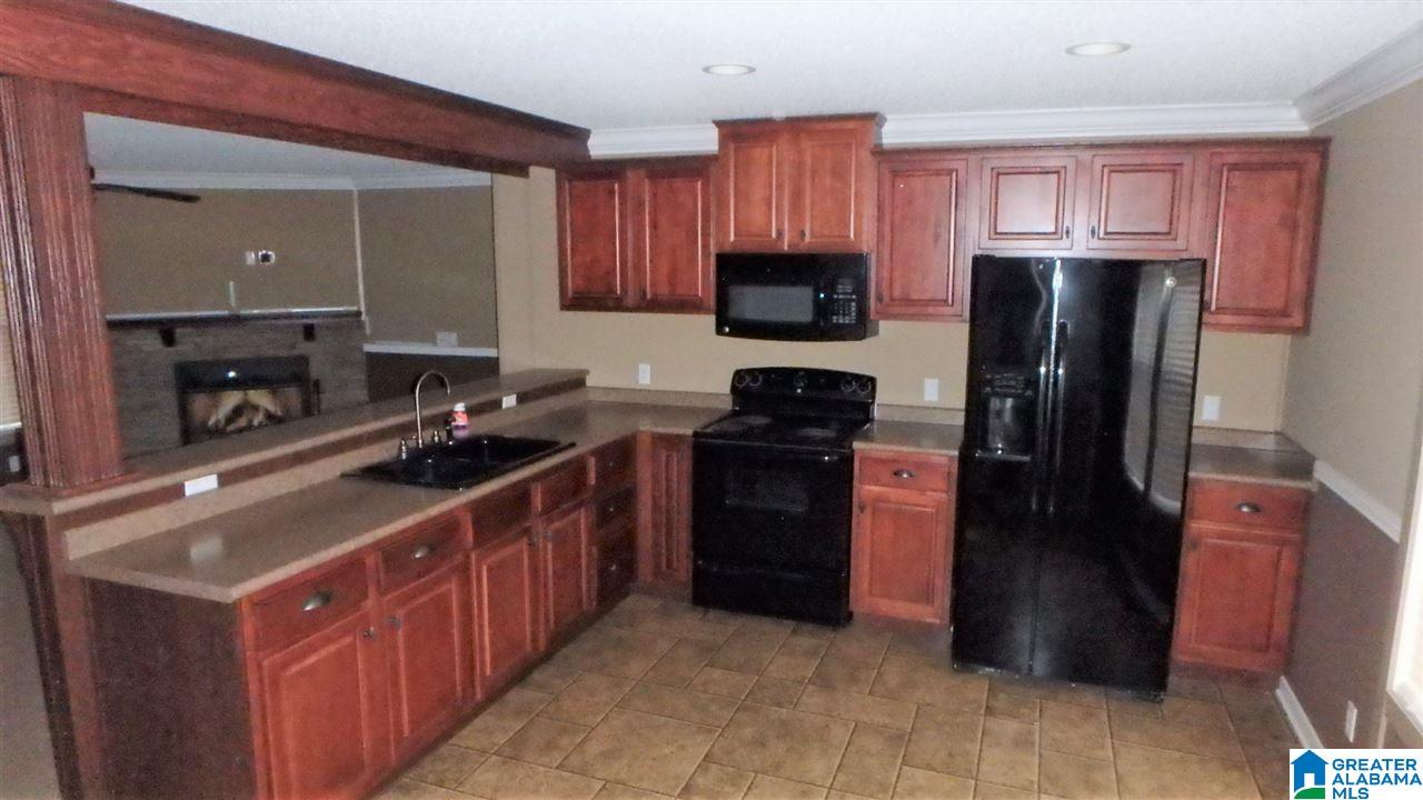 1045 Kimberly Road Sylacauga, AL 35151 - Photo 3 of 12