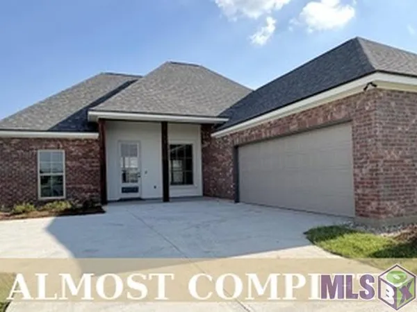 $315,900 | 1544 Cannes Avenue, Zachary, LA 70791