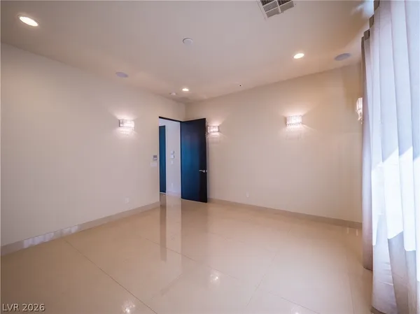 $8,000 | 7447 Yonie Court, Las Vegas, NV 89117