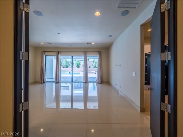 $8,000 | 7447 Yonie Court, Las Vegas, NV 89117