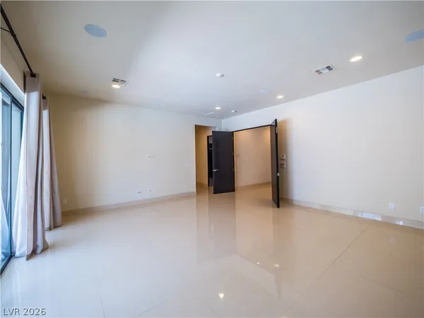 $8,000 | 7447 Yonie Court, Las Vegas, NV 89117