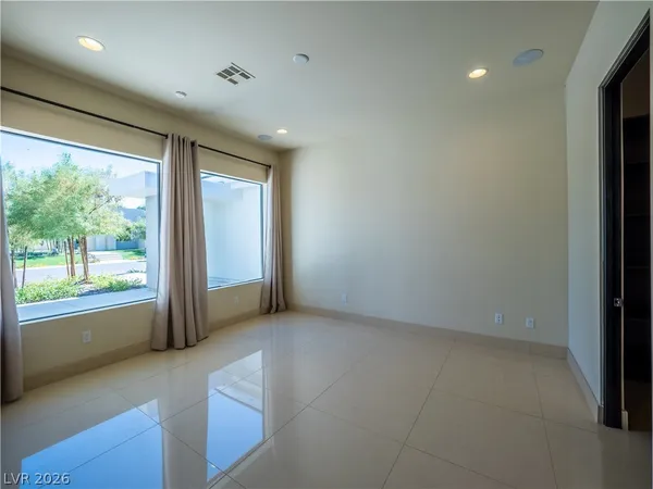 $8,000 | 7447 Yonie Court, Las Vegas, NV 89117