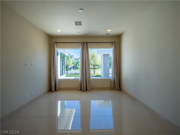 $8,000 | 7447 Yonie Court, Las Vegas, NV 89117