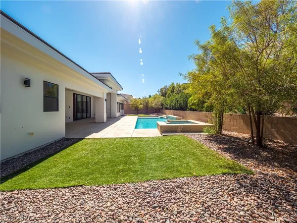$8,000 | 7447 Yonie Court, Las Vegas, NV 89117