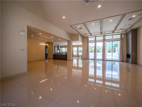 $8,000 | 7447 Yonie Court, Las Vegas, NV 89117