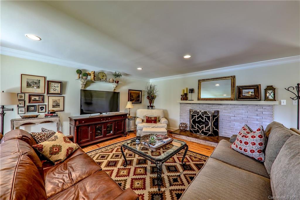 8420 Island Point Road Charlotte, NC 28278 - Photo 9 of 35 Gallery Image 9