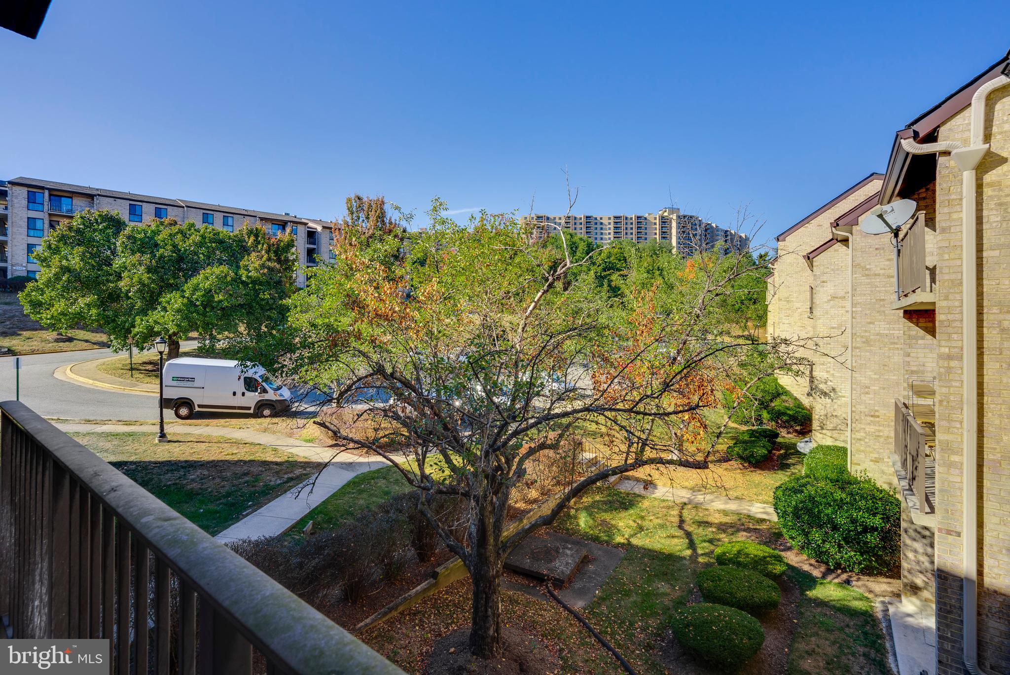 6141 Edsall Road, Unit H Alexandria, VA 22304 - Photo 28 of 29 a view of a back yard from a balcony