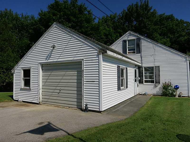 9 Brooklyn Heights Road Thomaston, ME 04861 - Photo 15 of 17 Garage.