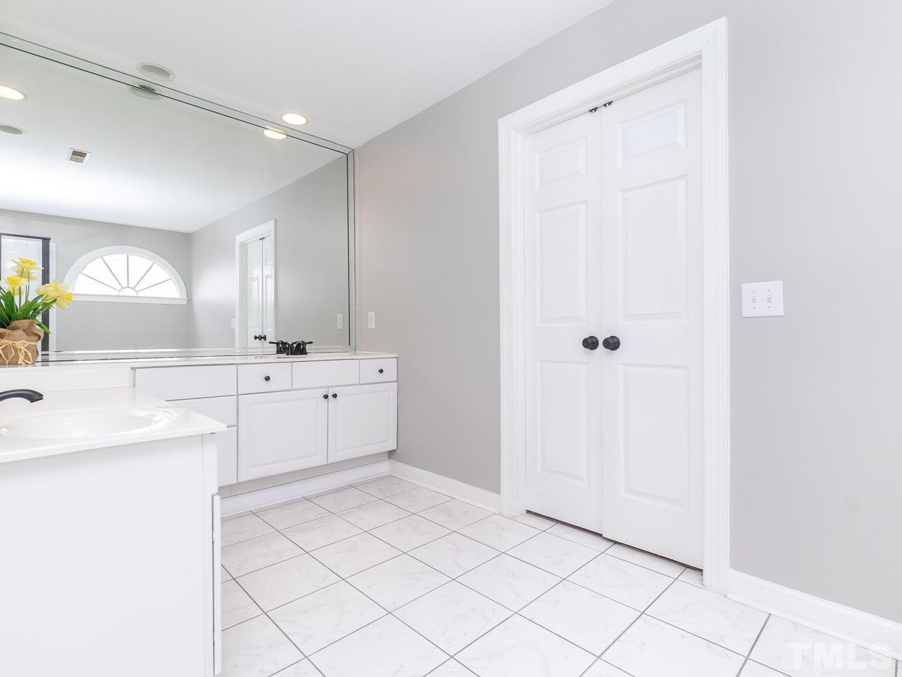 210 Kingsmill Road Cary, NC 27511 - Photo 14 of 20 Gallery Image 14