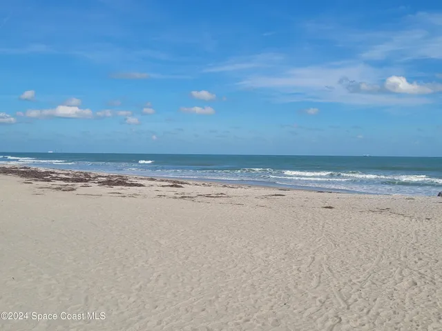 $398,500 | 320 South Brevard Avenue, Cocoa Beach, FL 32931