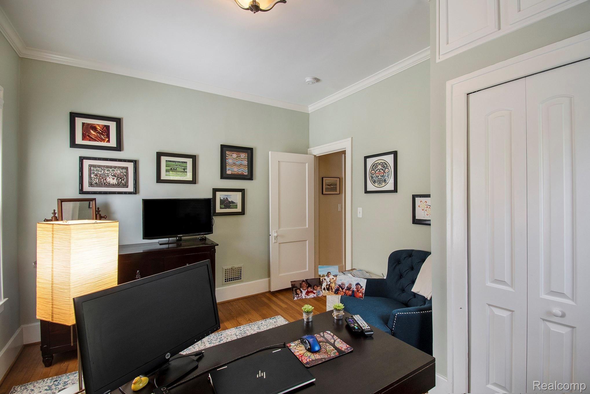 843 Neff Road Grosse Pointe, MI 48230 - Photo 15 of 30 200512 Seletos 843 Neff Road_23.jpg