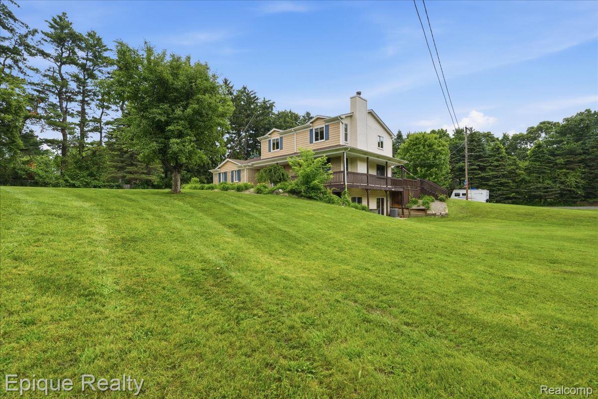 1221 Rhodes Road Lake Orion, MI 48360 - Photo 5 of 72 05-1221_Rhodes_056.jpg