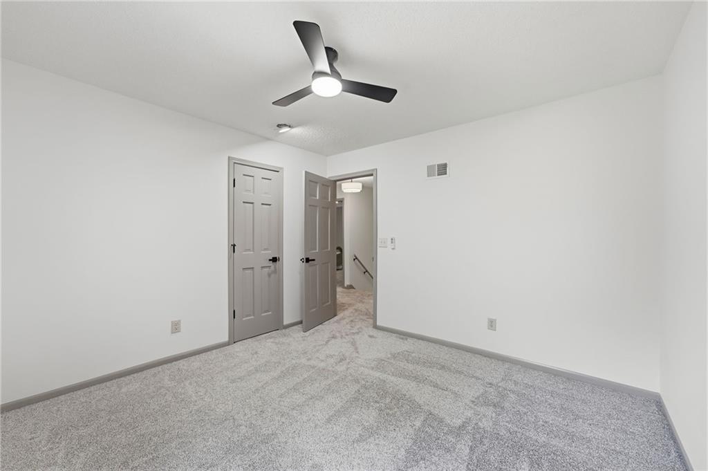 8009 Hallet Street Lenexa, KS 66215 - Photo 31 of 57