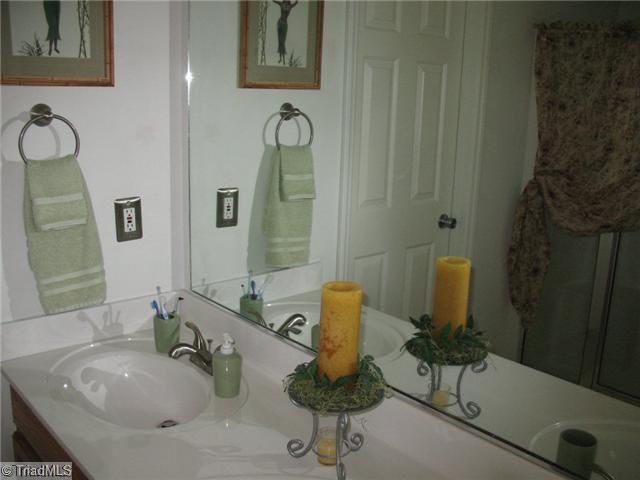 1535 Enterprise Road Lexington, NC 27295 - Photo 12 of 16 Master Bath/Spa.