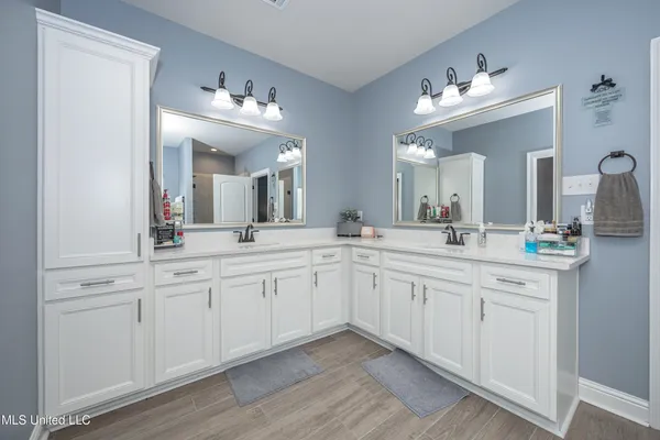 $576,000 | 9387 Taylor Place, Ocean Springs, MS 39564