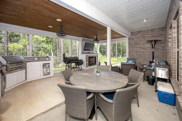 $589,000 | 9387 Taylor Place, Ocean Springs, MS 39564