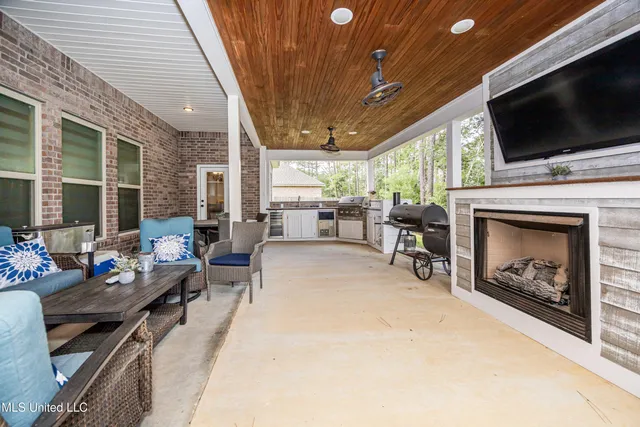 $589,000 | 9387 Taylor Place, Ocean Springs, MS 39564