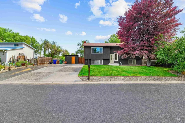 $395,000 | 1806 Powers Drive, Lewiston, ID 83501