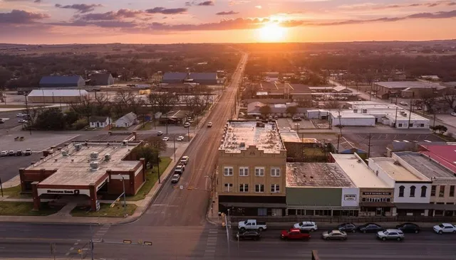 $650,000 | 107 South Austin Street, Comanche, TX 76442